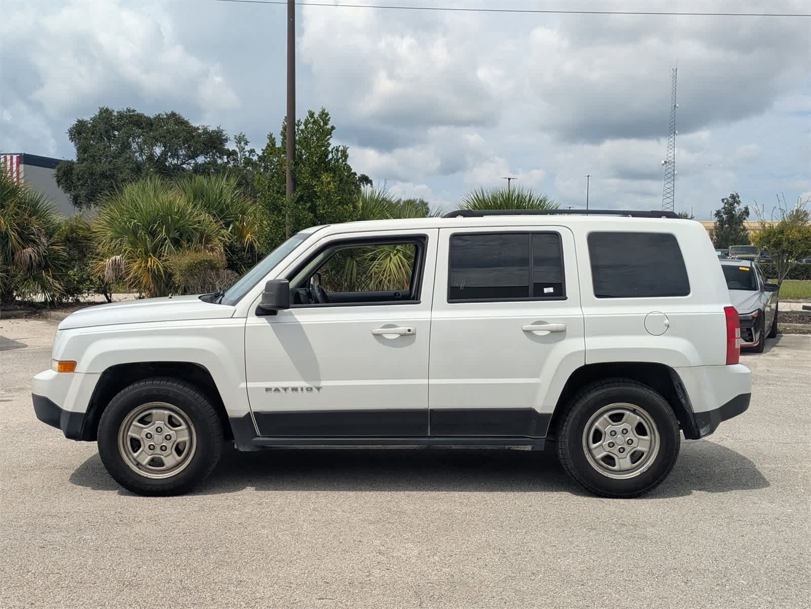 Thumbnail: 2016 Jeep Patriot - 7