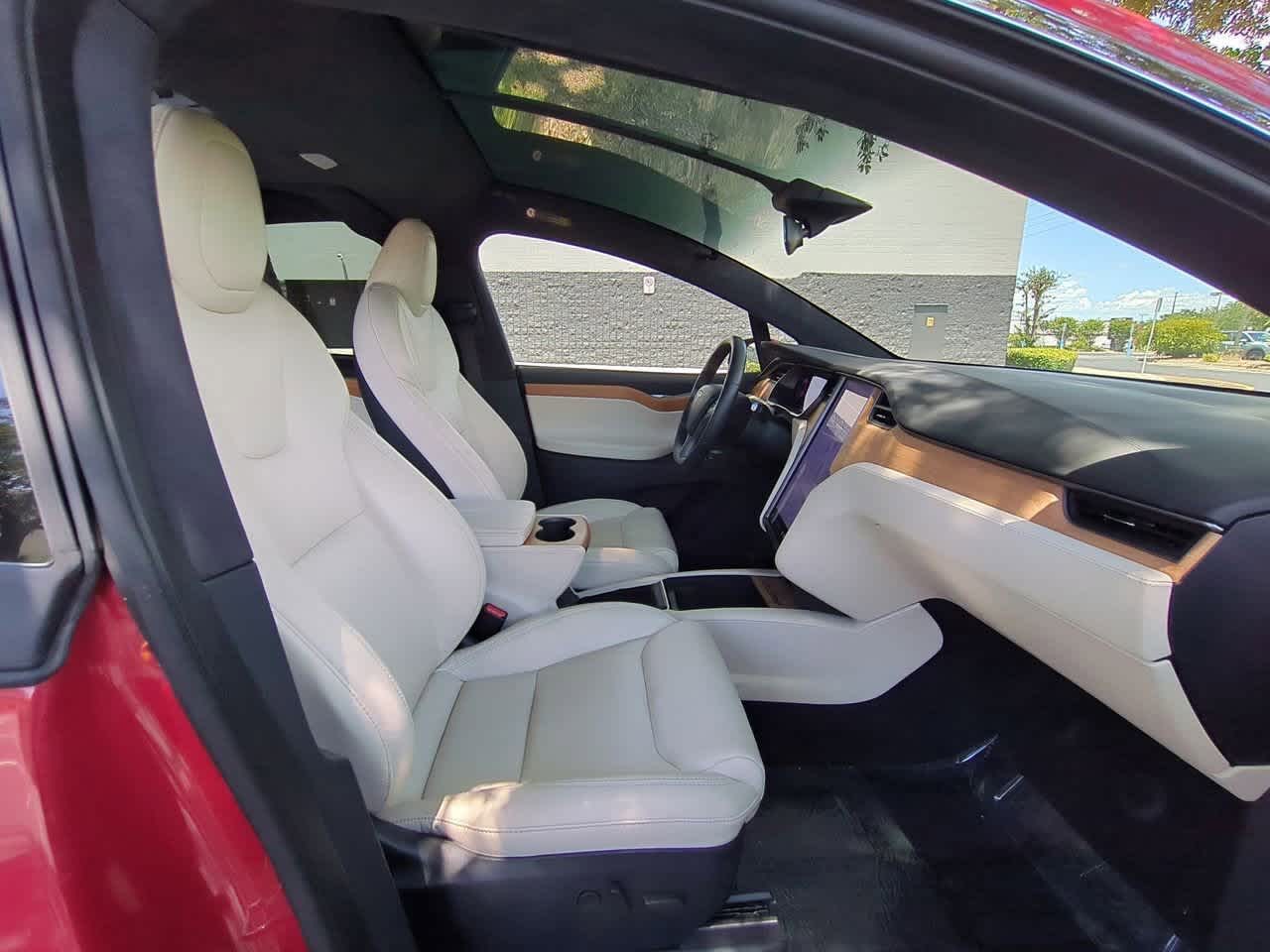 Thumbnail: 2020 Tesla Model X - 20