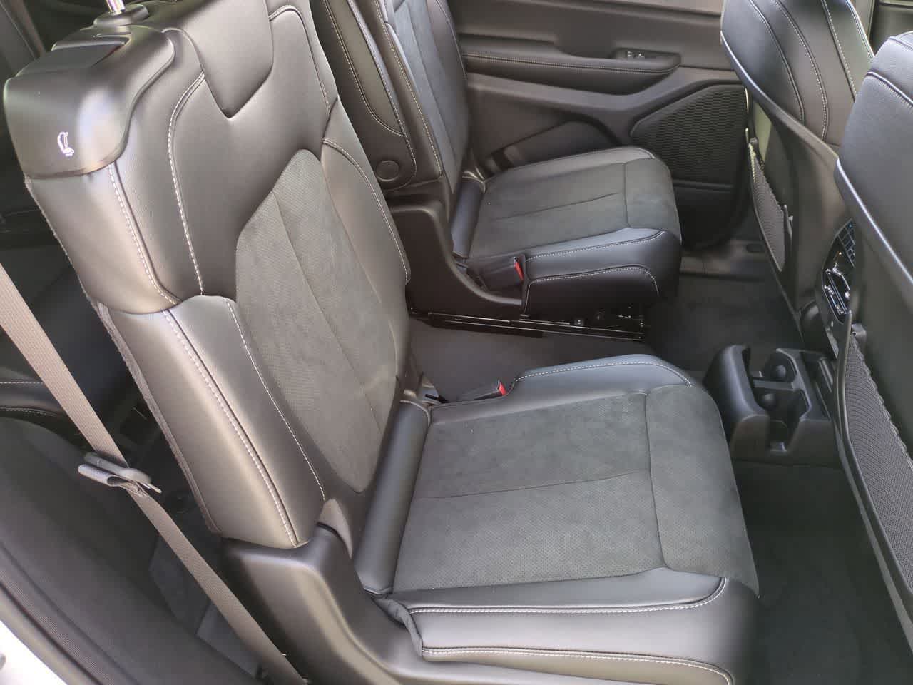 Thumbnail: 2025 Jeep Grand Cherokee L - 22