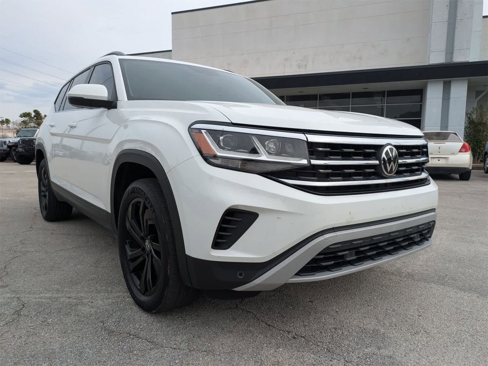 Thumbnail: 2023 Volkswagen Atlas - 3