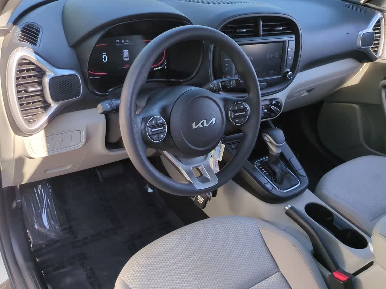 Thumbnail: 2023 Kia Soul - 10