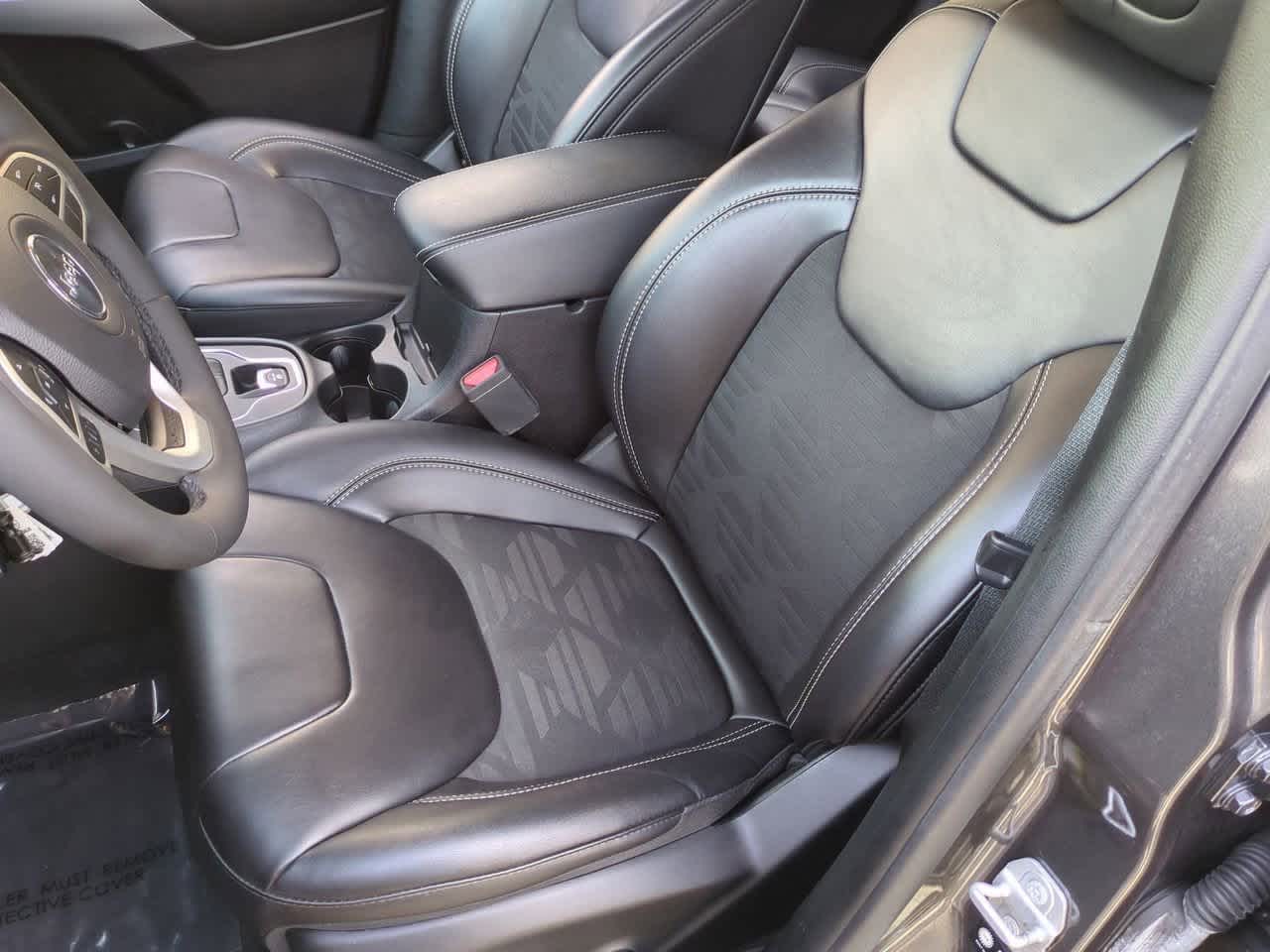 Thumbnail: 2022 Jeep Cherokee - 17