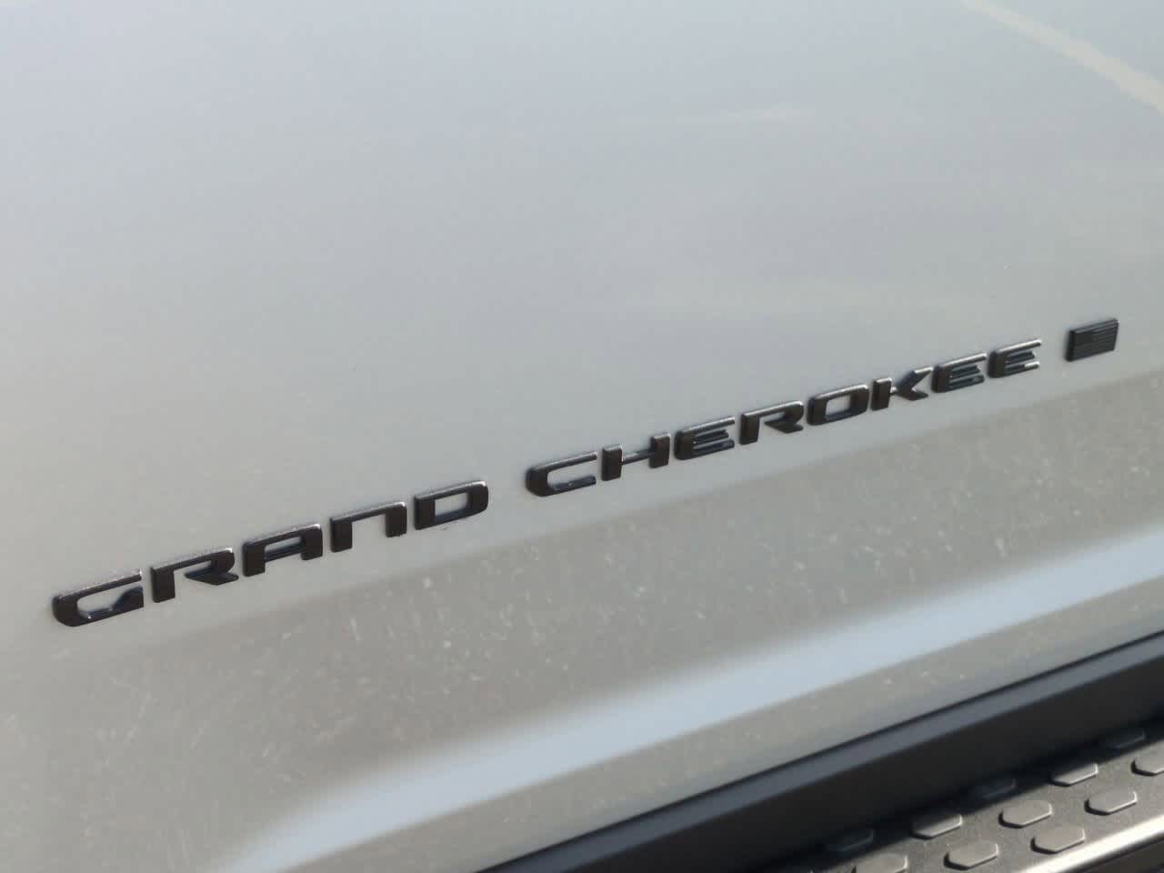 Thumbnail: 2025 Jeep Grand Cherokee - 12