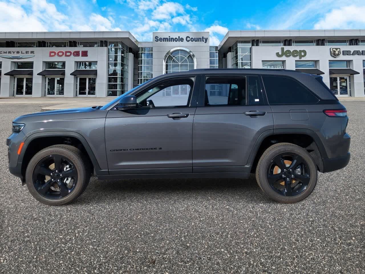 Thumbnail: 2025 Jeep Grand Cherokee - 5