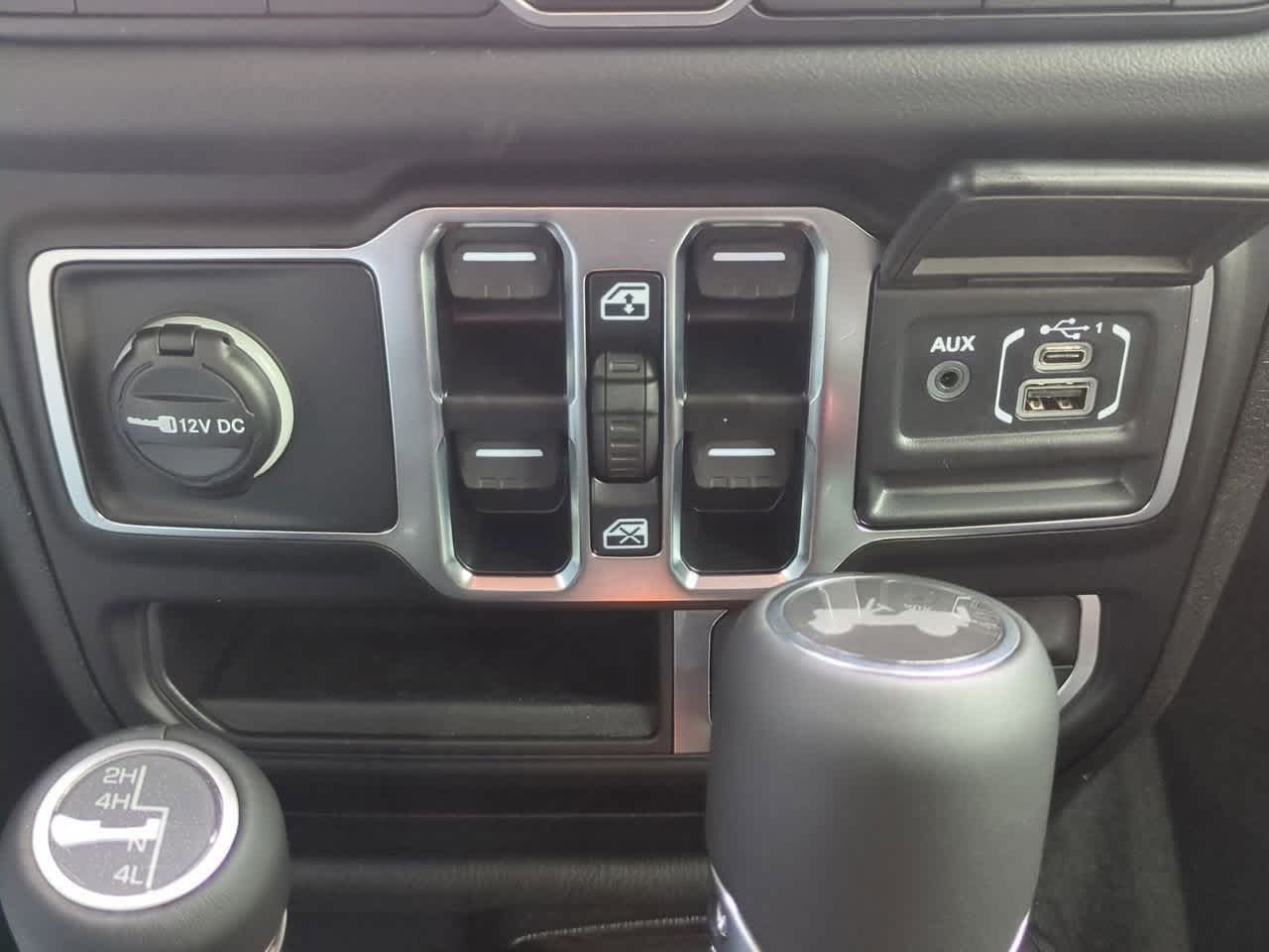 Thumbnail: 2025 Jeep Wrangler - 32