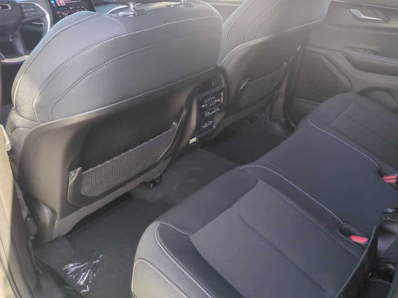 Thumbnail: 2025 Jeep Grand Cherokee - 19