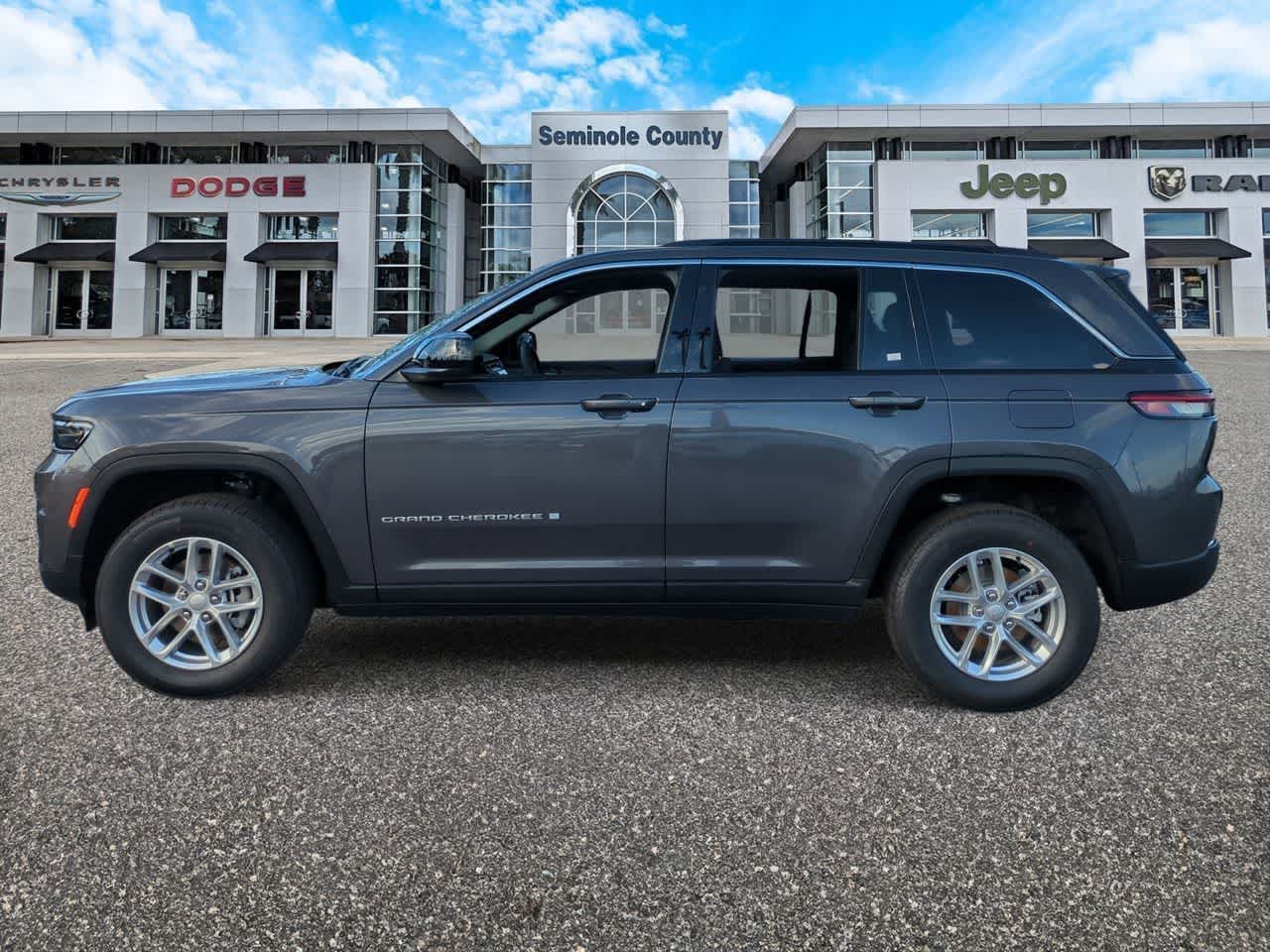 Thumbnail: 2025 Jeep Grand Cherokee - 5