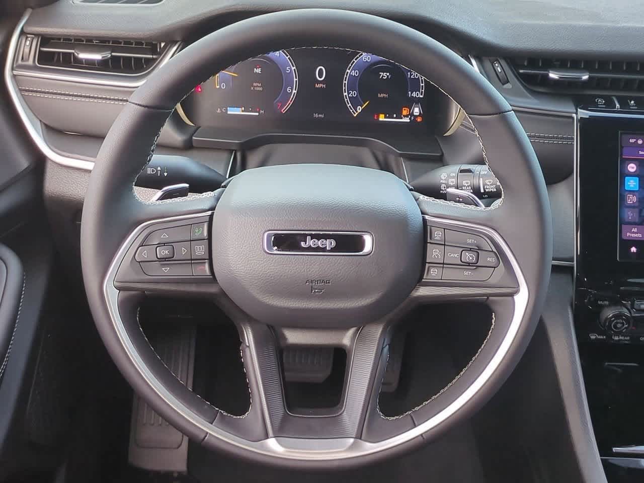 Thumbnail: 2025 Jeep Grand Cherokee - 24