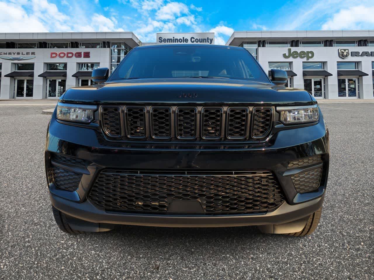 Thumbnail: 2025 Jeep Grand Cherokee - 3