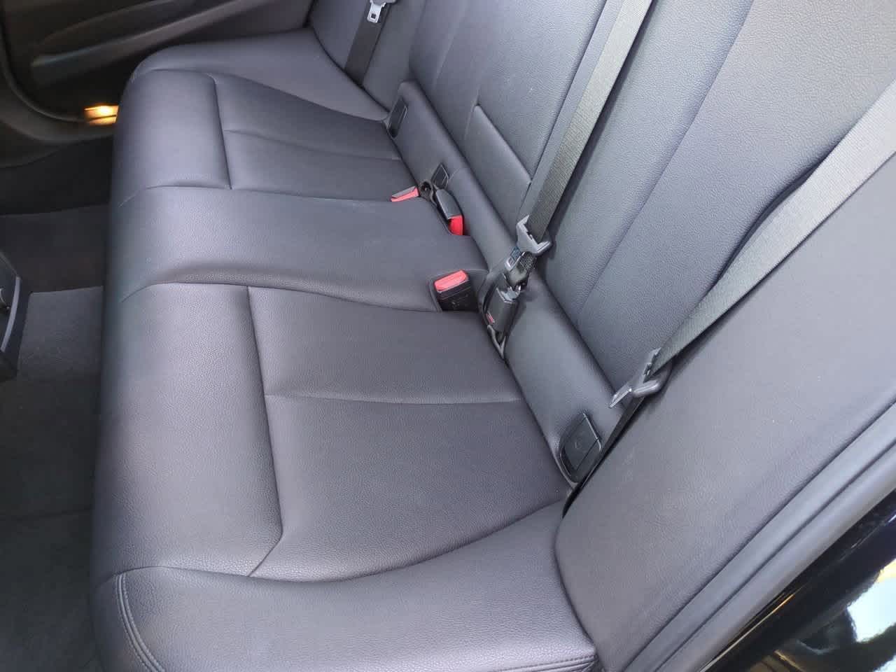 Thumbnail: 2018 BMW 3 Series - 21