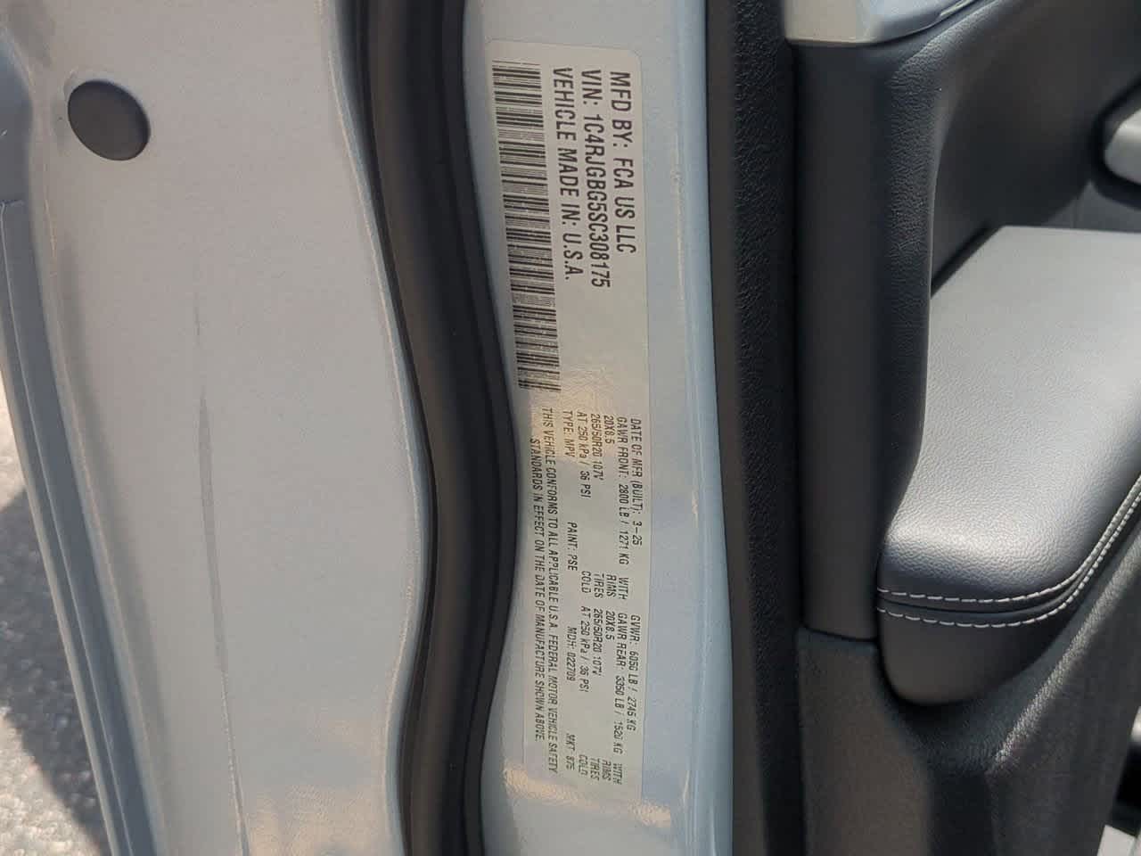 Thumbnail: 2025 Jeep Grand Cherokee - 38