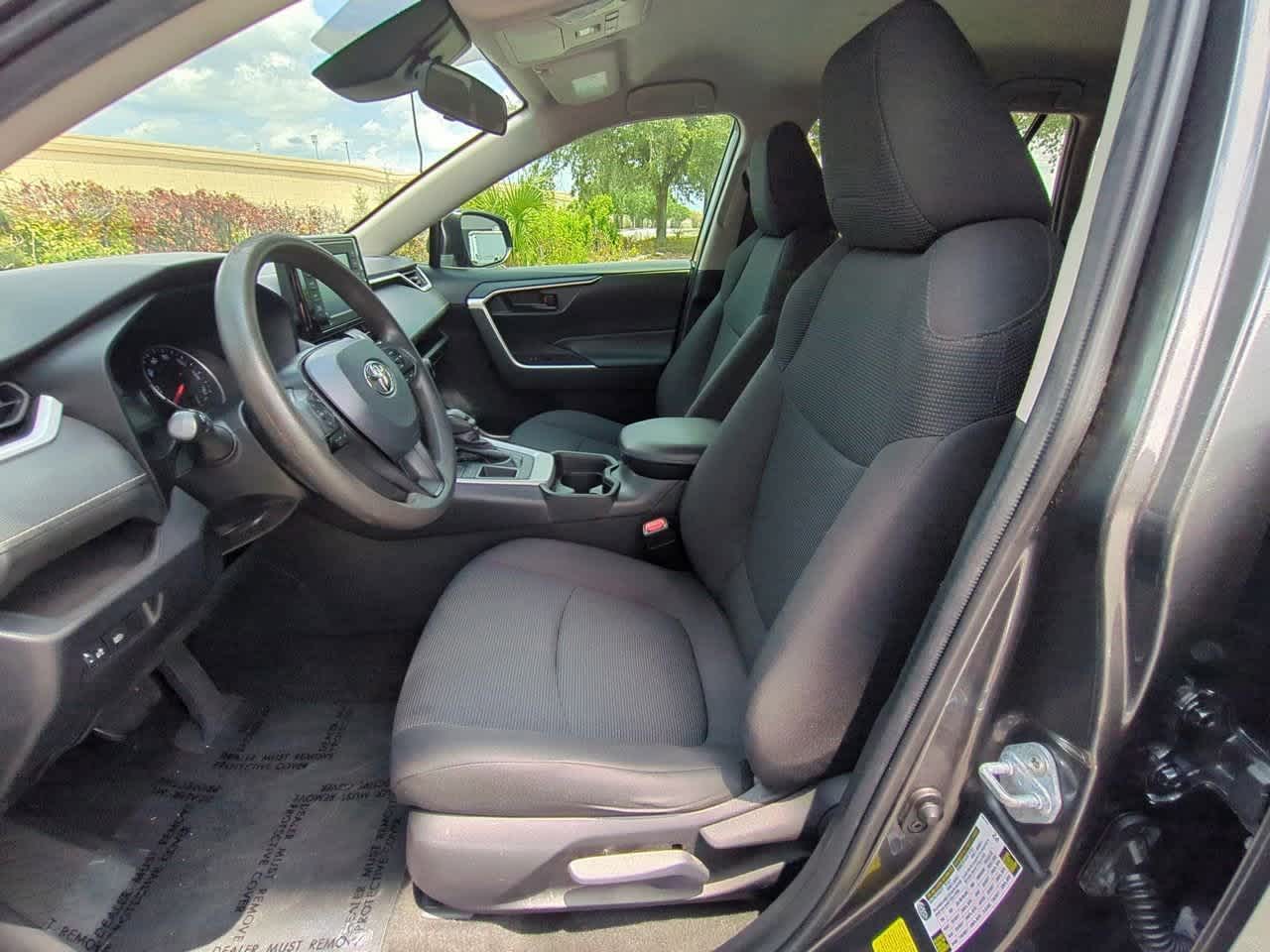 Thumbnail: 2021 Toyota RAV4 - 16