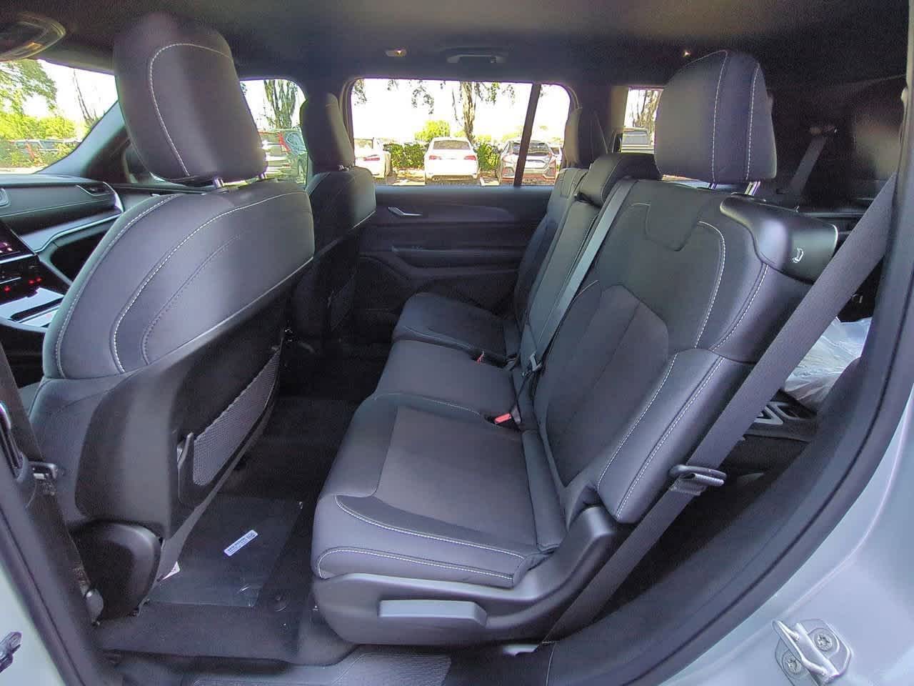 Thumbnail: 2025 Jeep Grand Cherokee L - 20