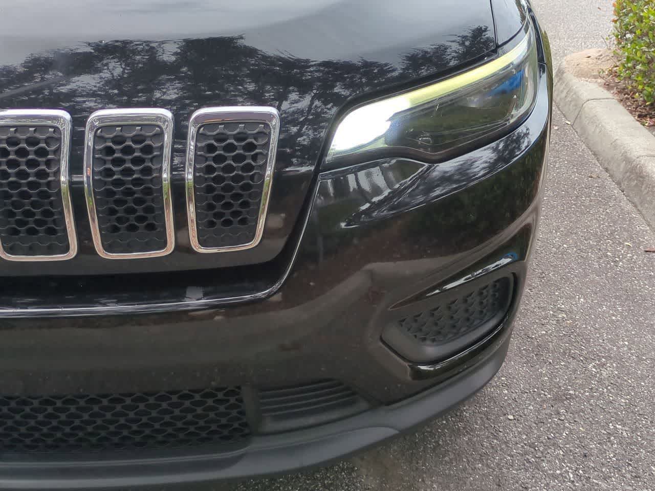 Thumbnail: 2020 Jeep Cherokee - 11