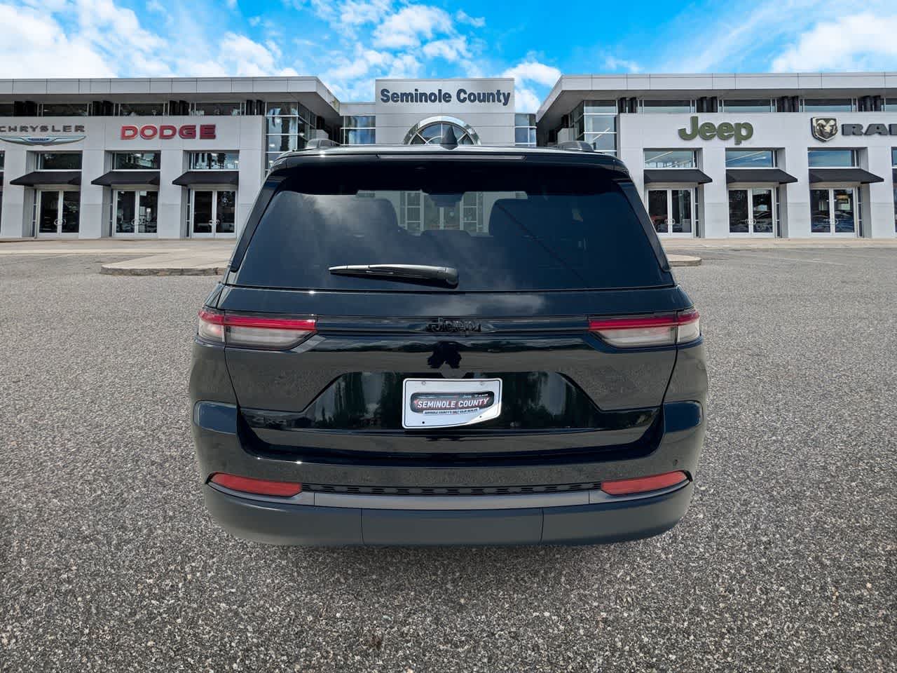 Thumbnail: 2026 Jeep Grand Cherokee - 6