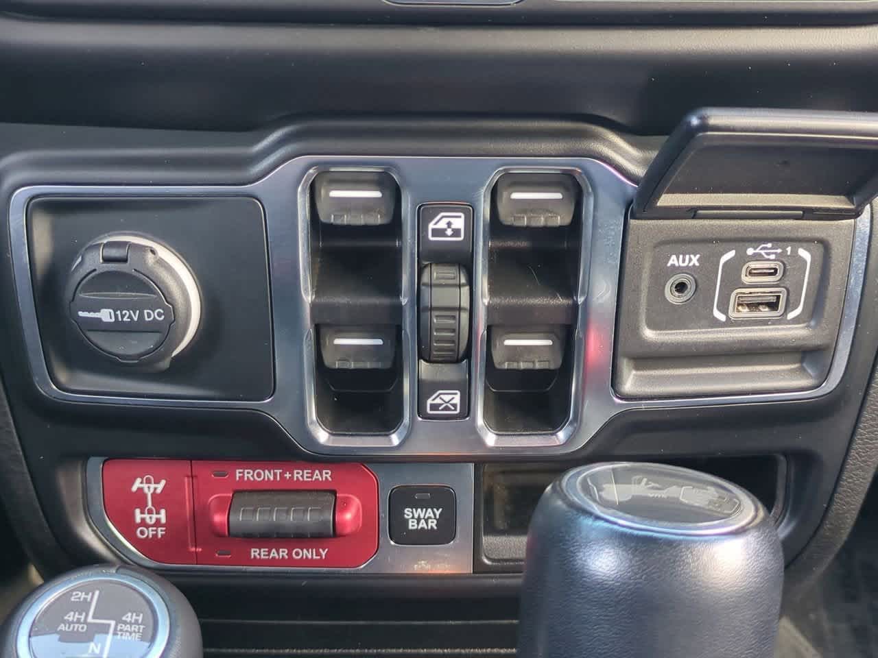 Thumbnail: 2022 Jeep Wrangler - 32