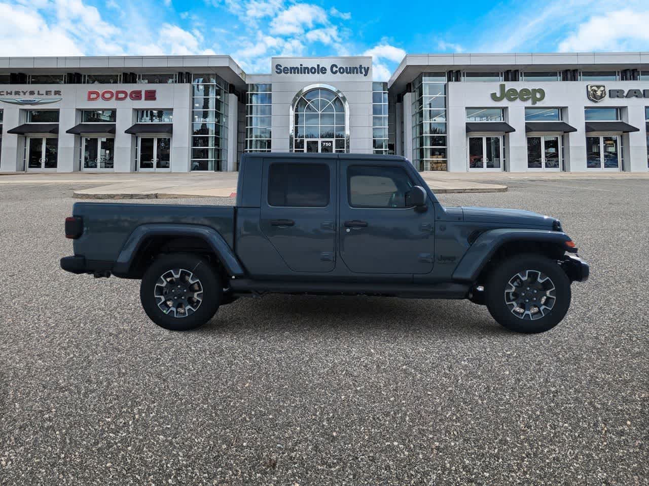 Thumbnail: 2026 Jeep Gladiator - 9