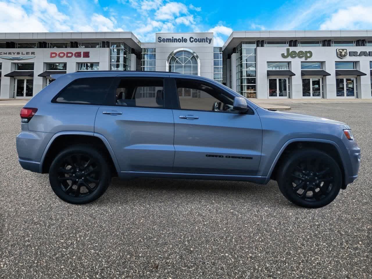 Thumbnail: 2018 Jeep Grand Cherokee - 9