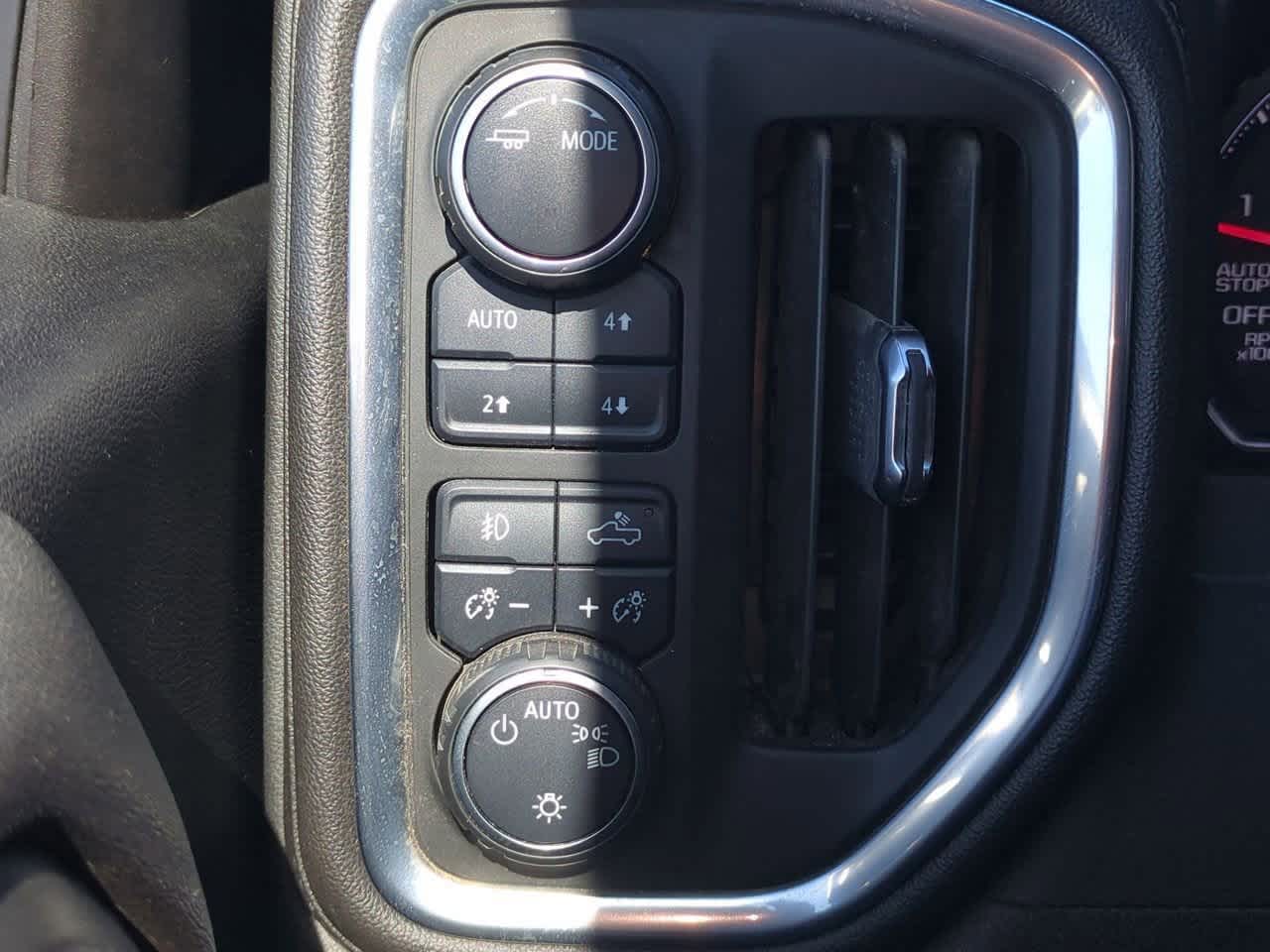 Thumbnail: 2021 Chevrolet Silverado 1500 - 17