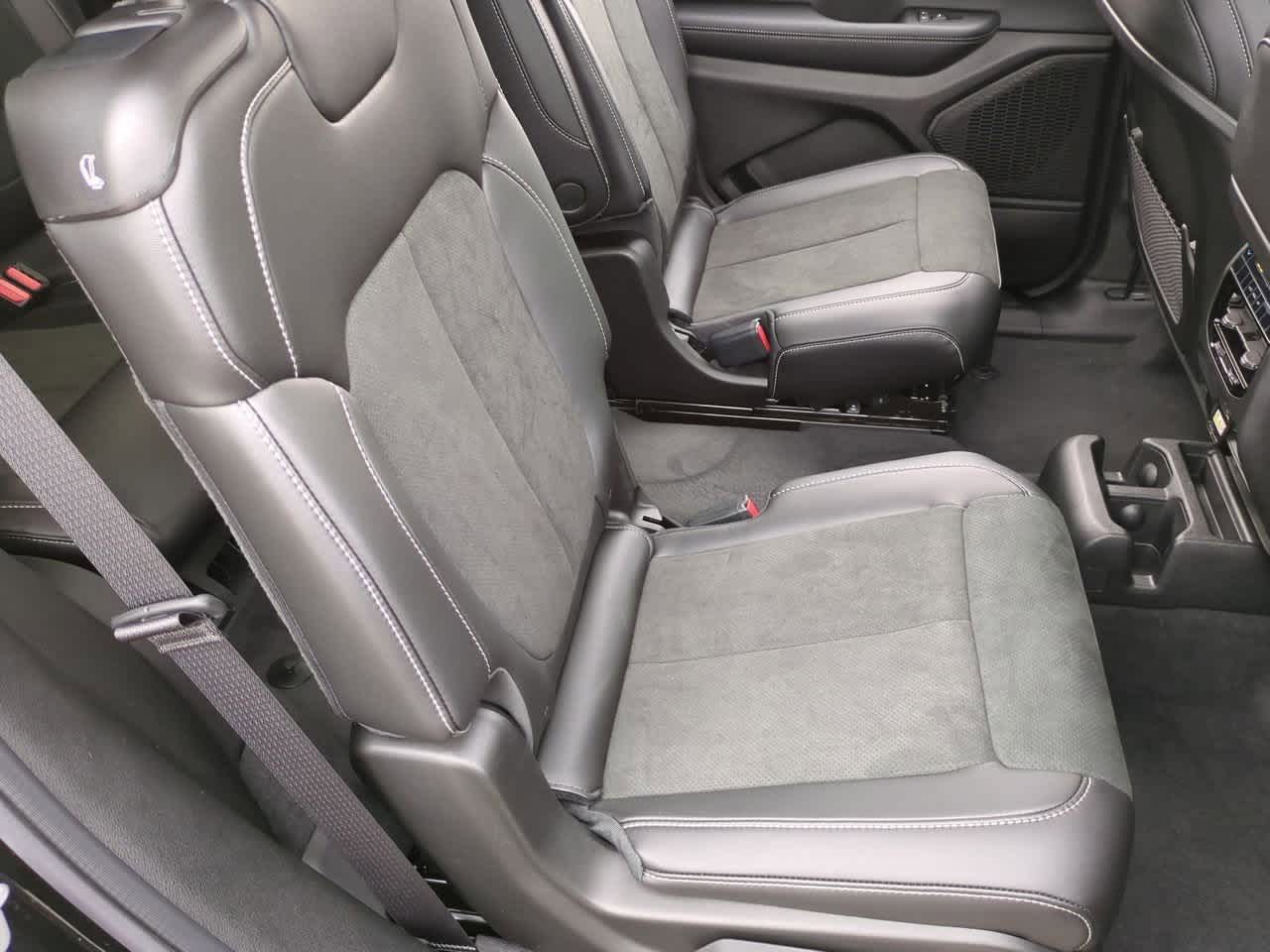 Thumbnail: 2025 Jeep Grand Cherokee L - 22