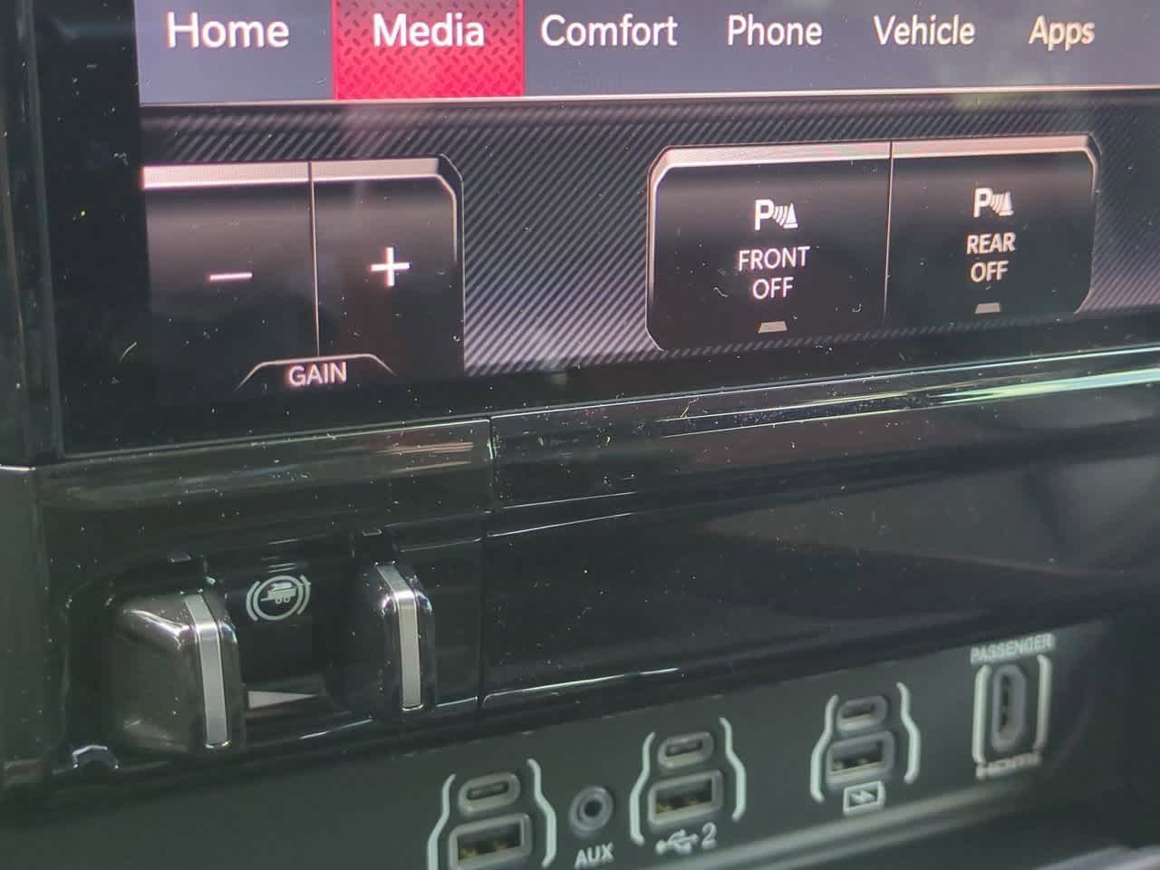 Thumbnail: 2026 RAM 1500 - 18