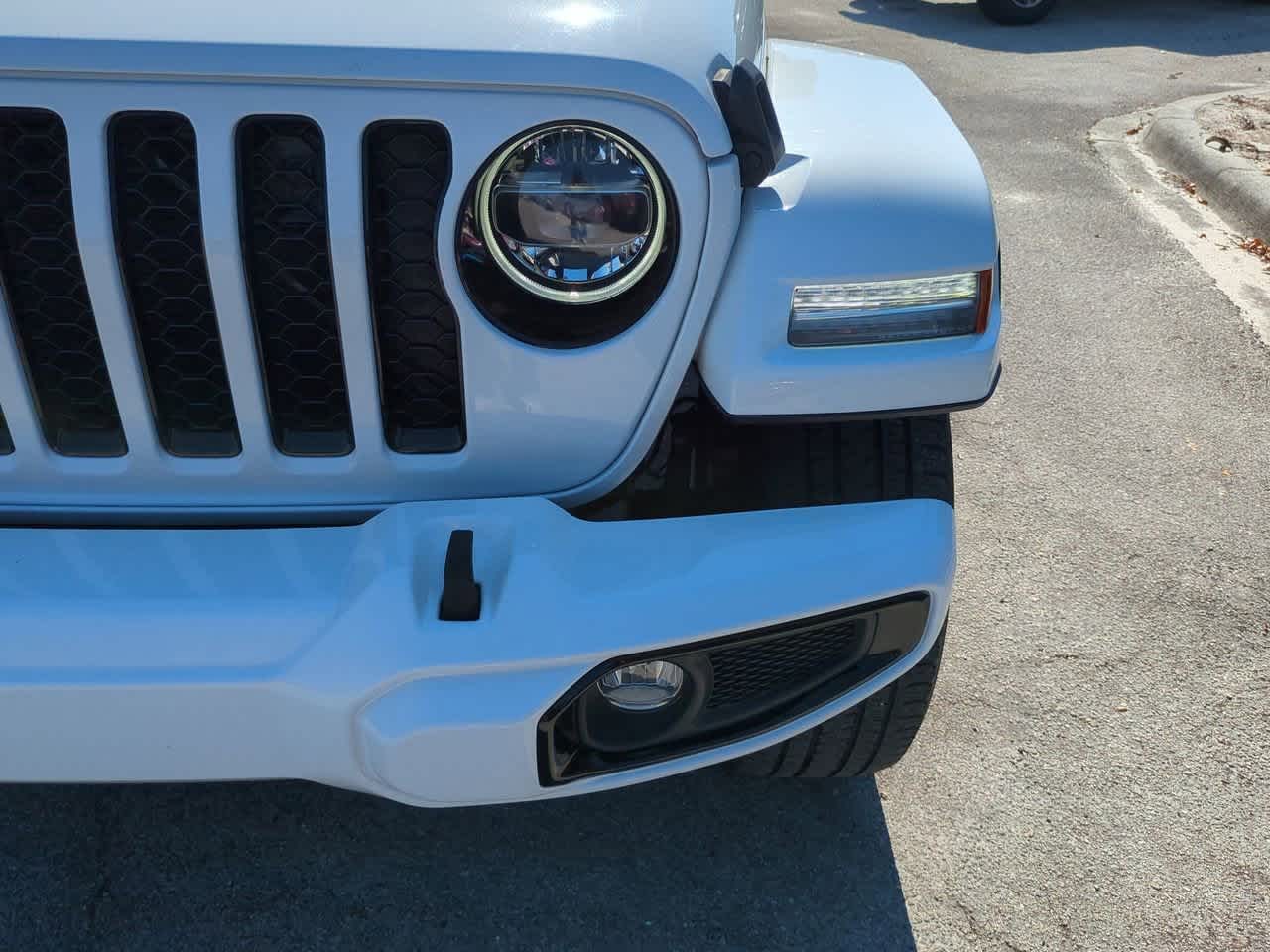 Thumbnail: 2022 Jeep Gladiator - 11