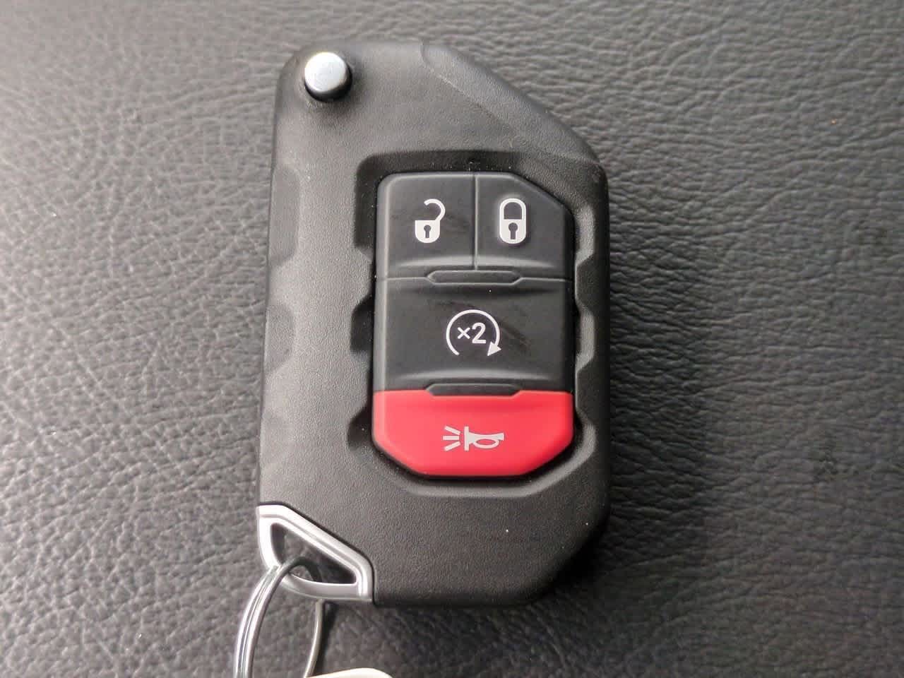 Thumbnail: 2021 Jeep Gladiator - 36