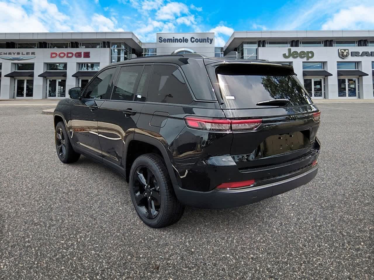 Thumbnail: 2025 Jeep Grand Cherokee - 6