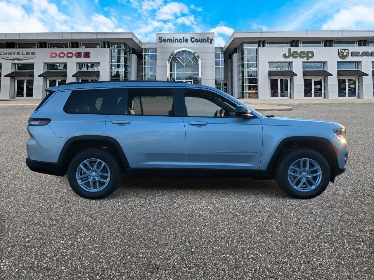 Thumbnail: 2025 Jeep Grand Cherokee L - 9