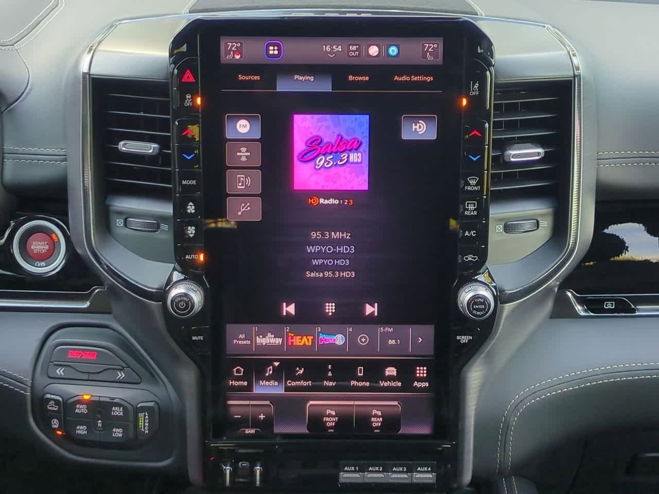 Thumbnail: 2025 RAM 1500 - 28