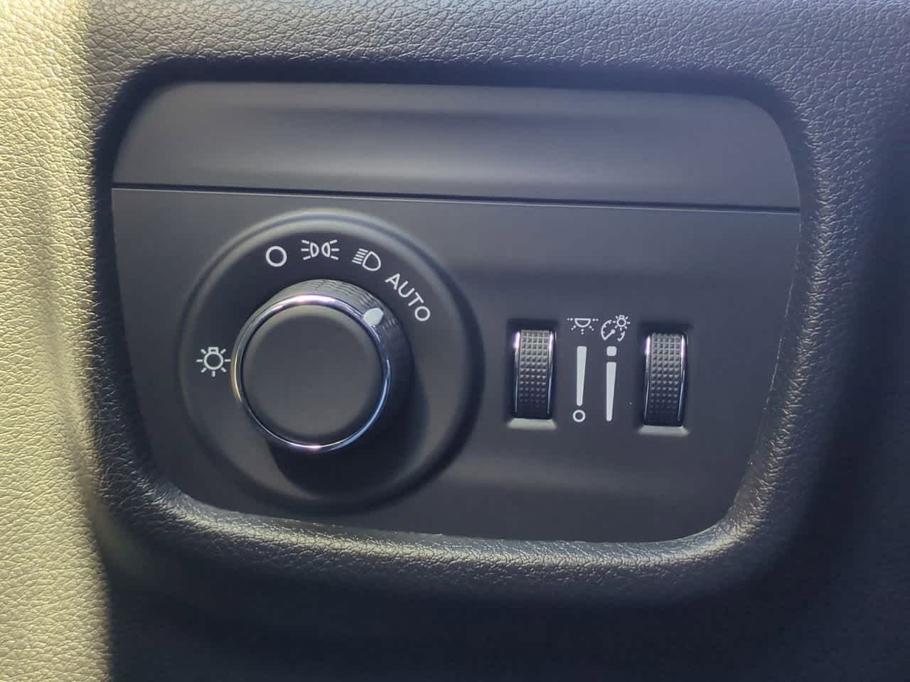 Thumbnail: 2025 Jeep Grand Cherokee L - 18