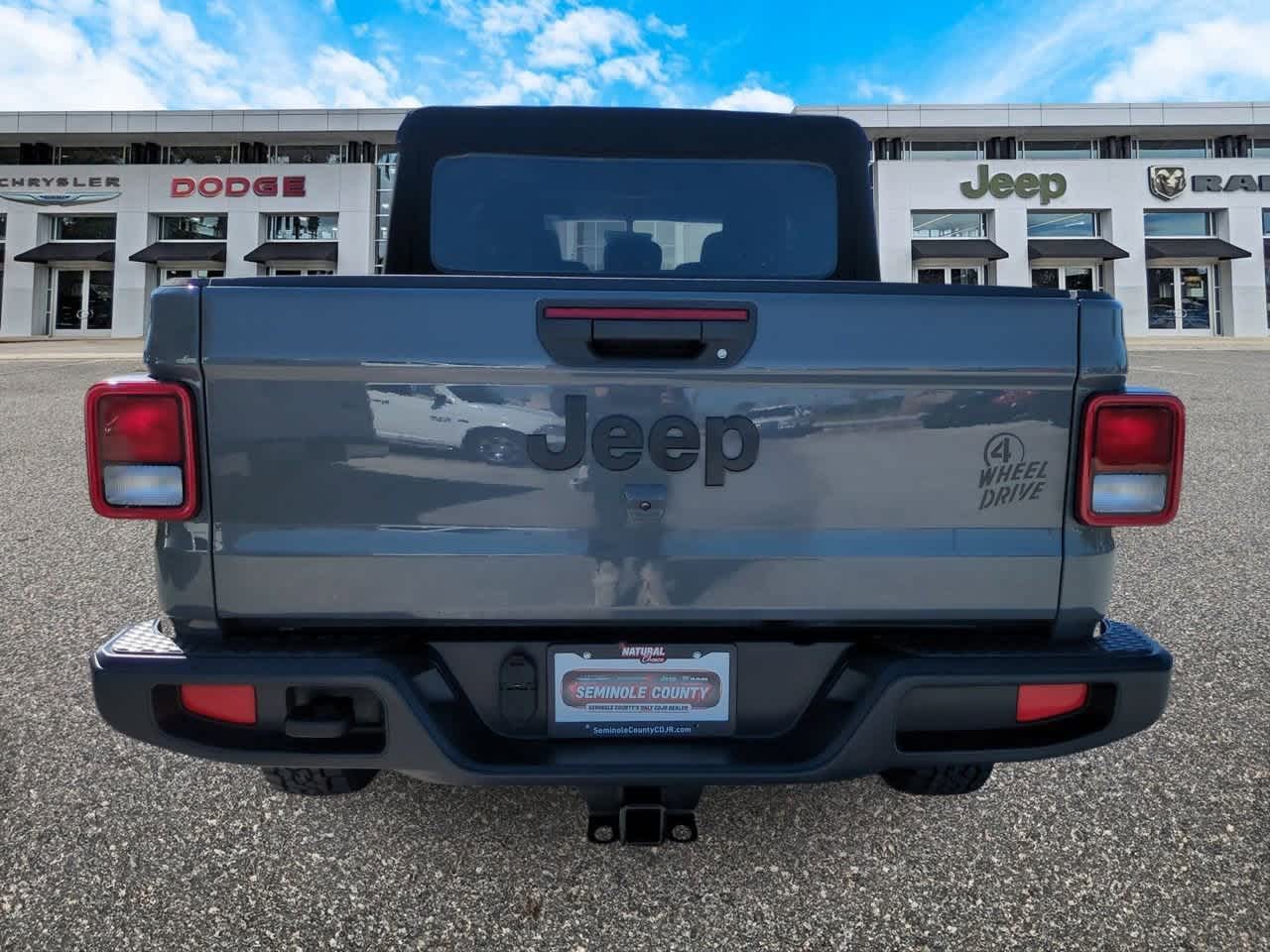 Thumbnail: 2023 Jeep Gladiator - 7