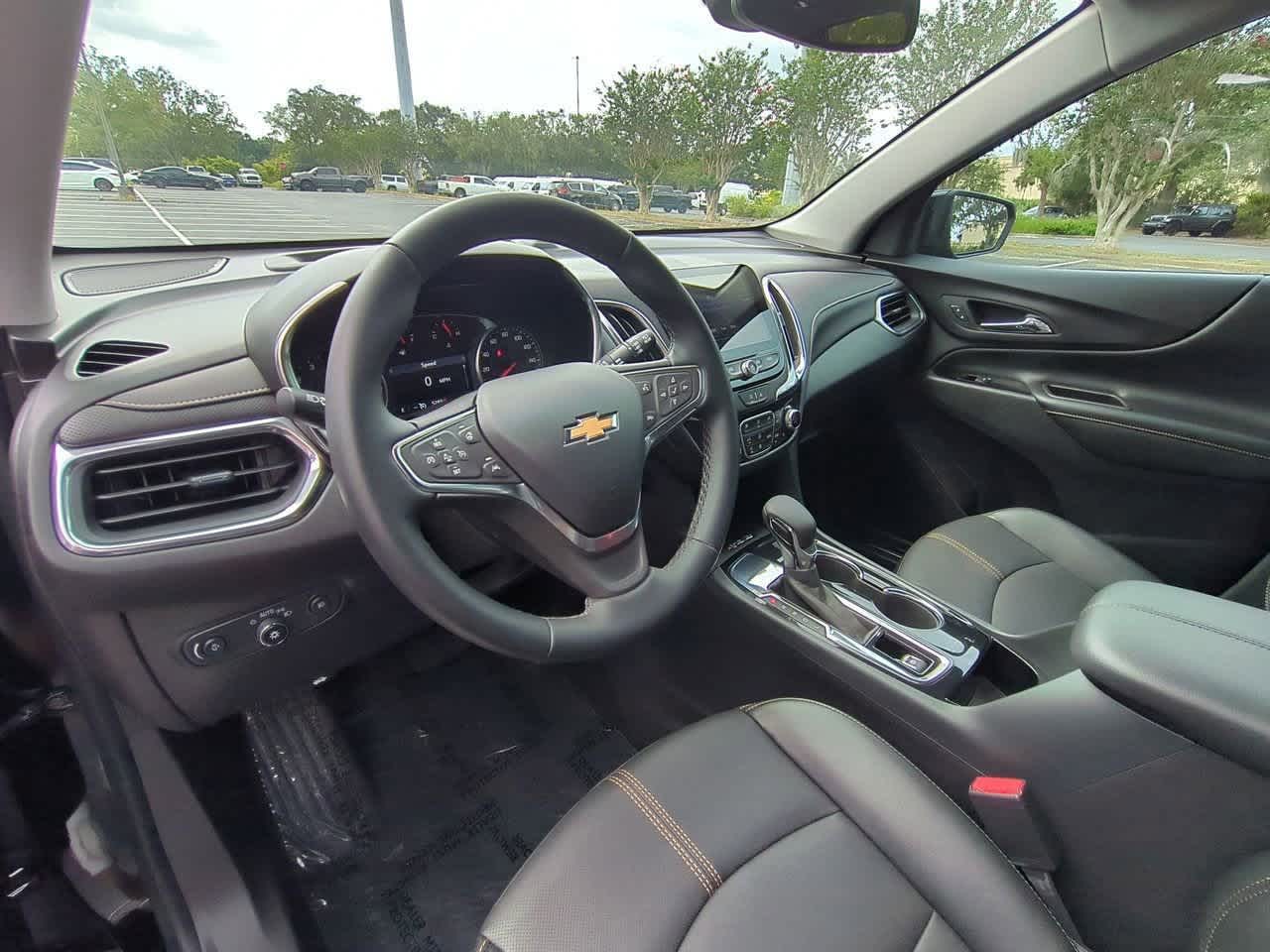 Thumbnail: 2024 Chevrolet Equinox - 10