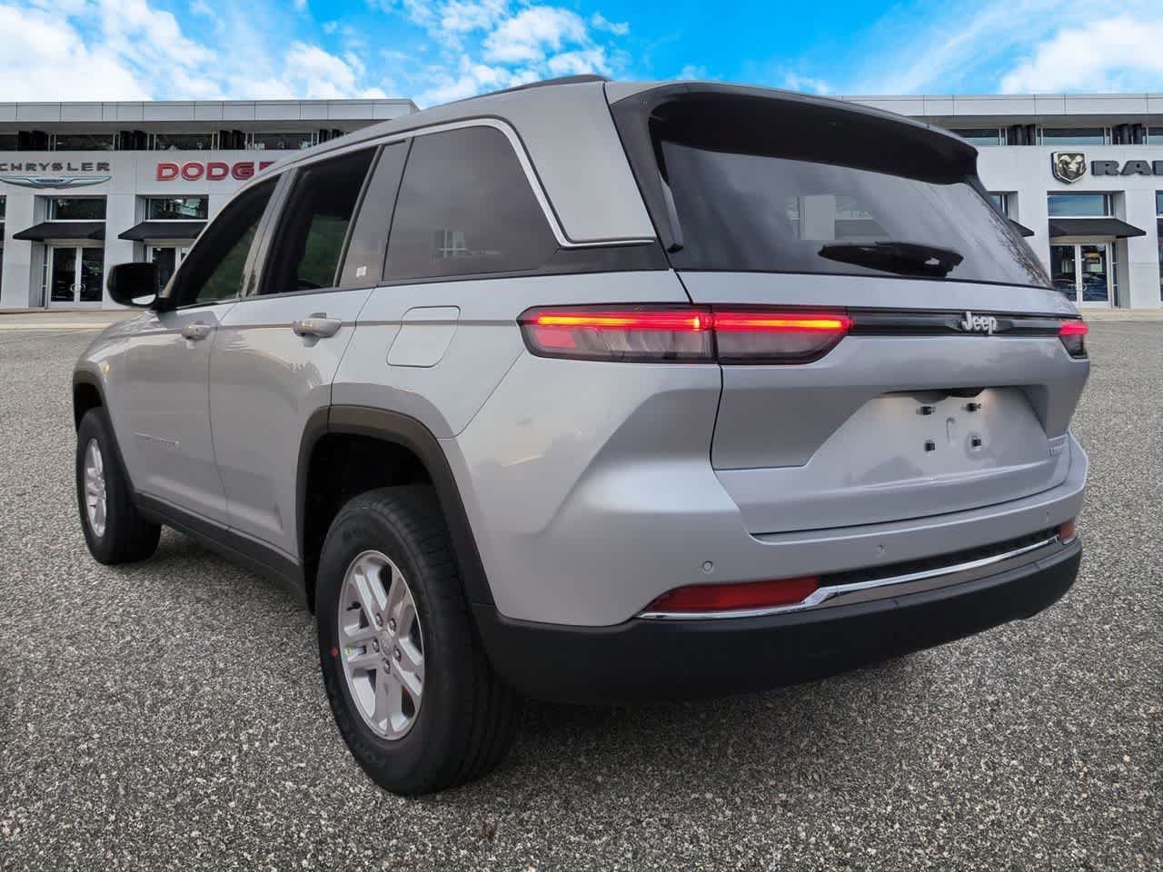 Thumbnail: 2025 Jeep Grand Cherokee - 6