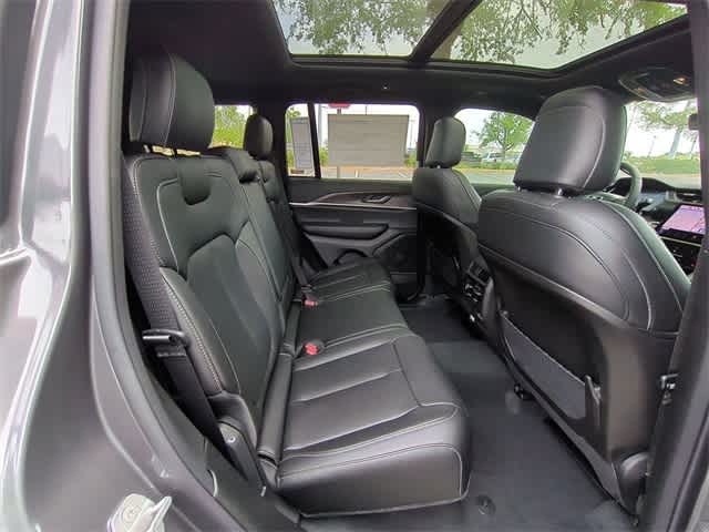 2025 Jeep Grand Cherokee Limited Edition 22