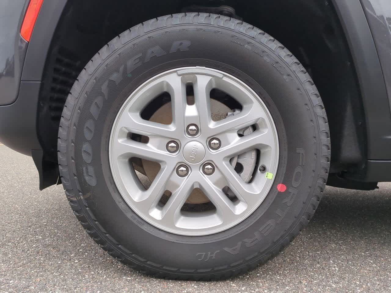 Thumbnail: 2025 Jeep Grand Cherokee - 14