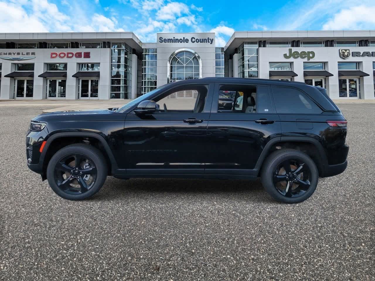Thumbnail: 2025 Jeep Grand Cherokee - 5