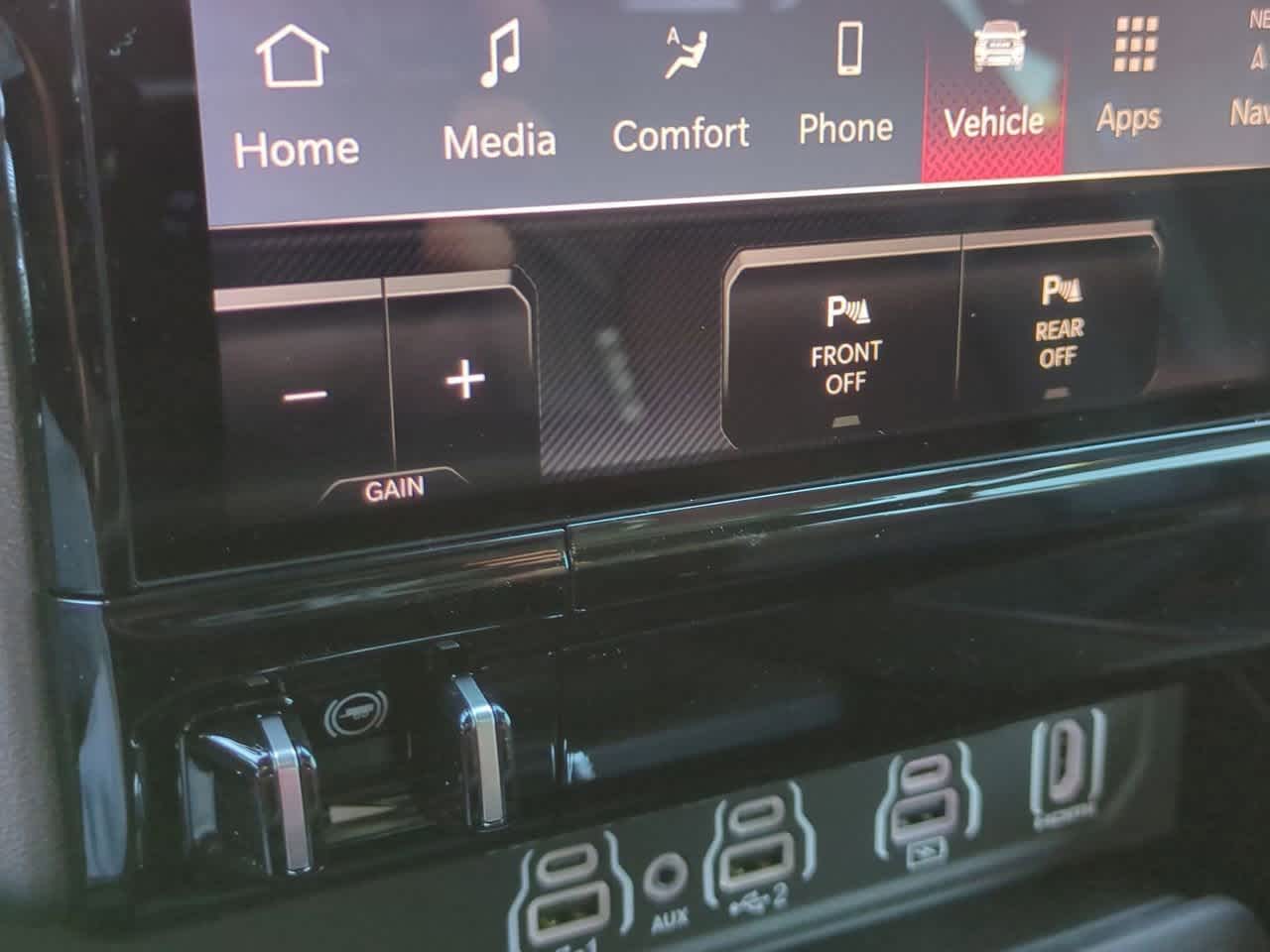 Thumbnail: 2026 RAM 1500 - 18