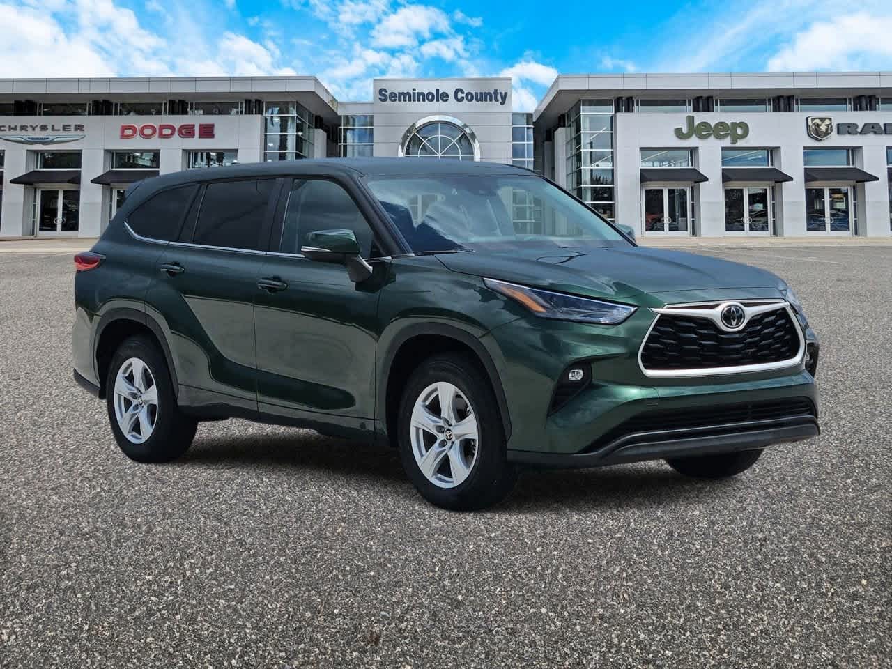 Thumbnail: 2023 Toyota Highlander - 2