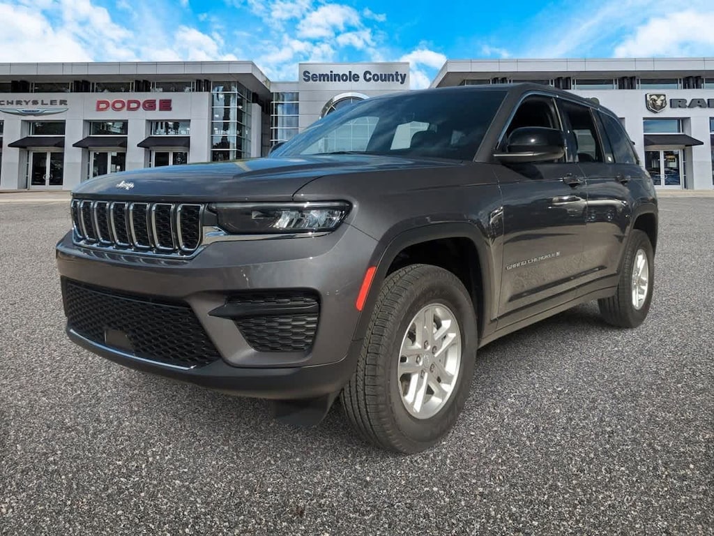 New 2025 Jeep Grand Cherokee Laredo SUV