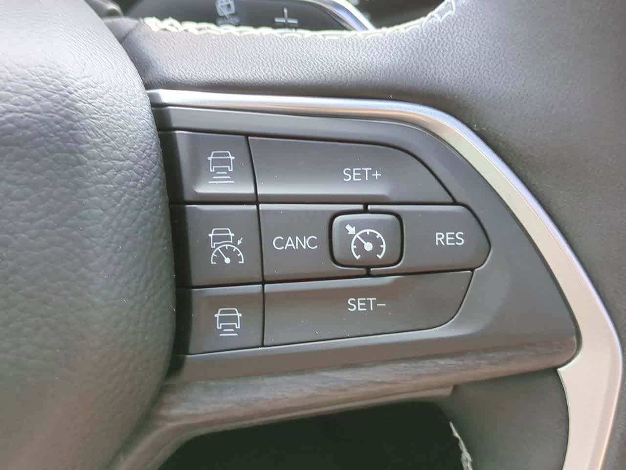 2025 Jeep Grand Cherokee L Limited Edition 27