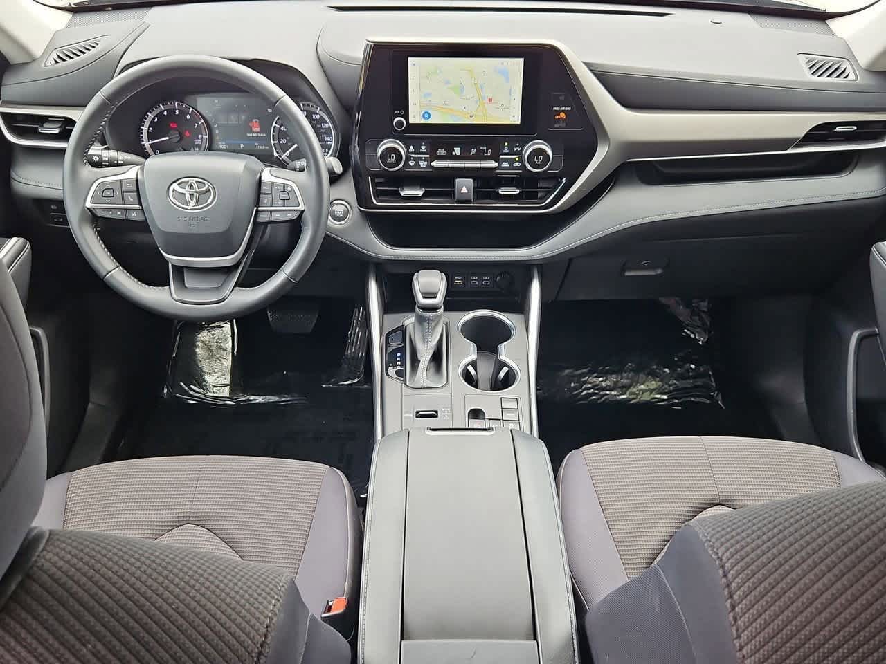 Thumbnail: 2023 Toyota Highlander - 16
