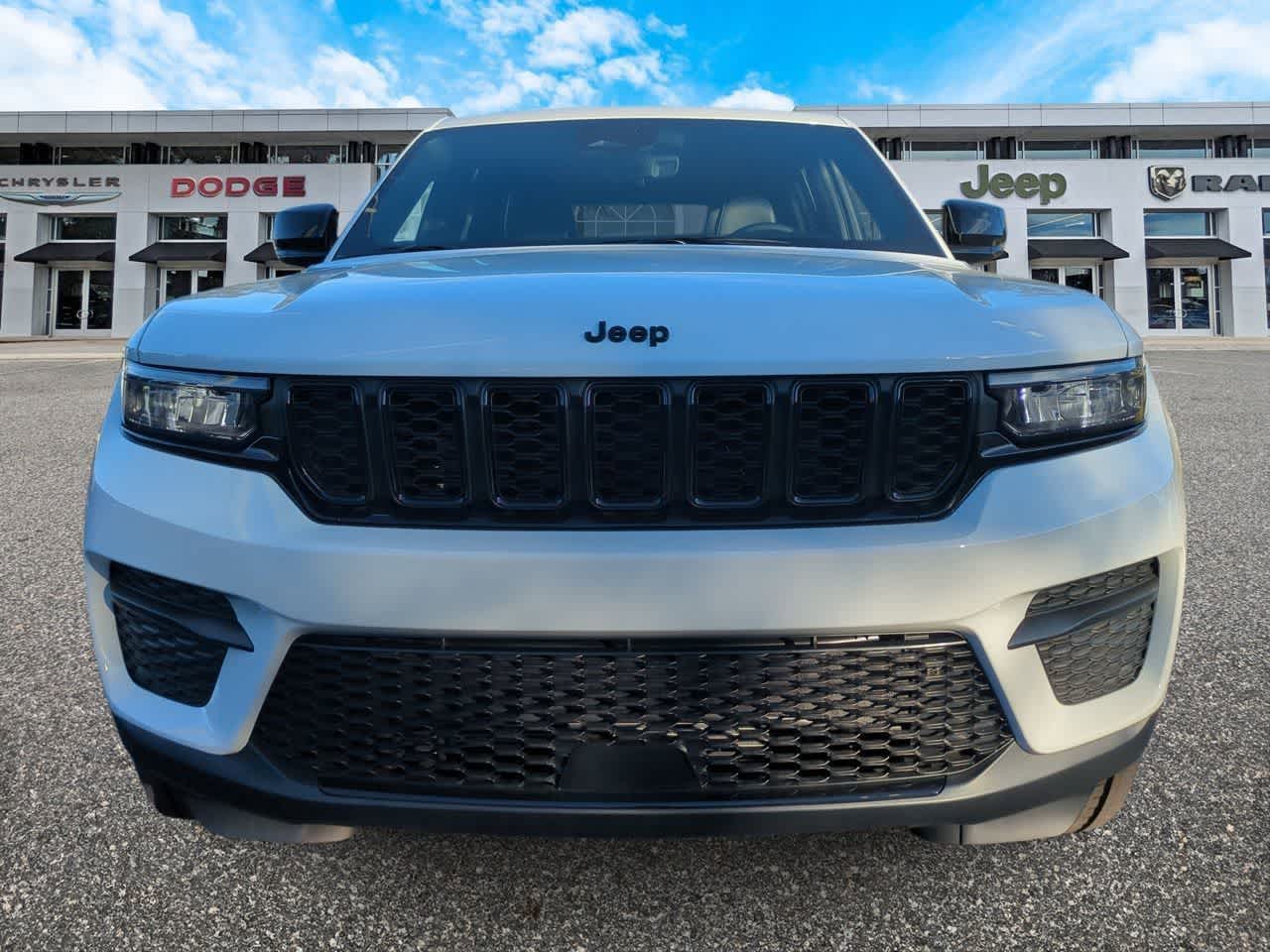Thumbnail: 2025 Jeep Grand Cherokee - 3