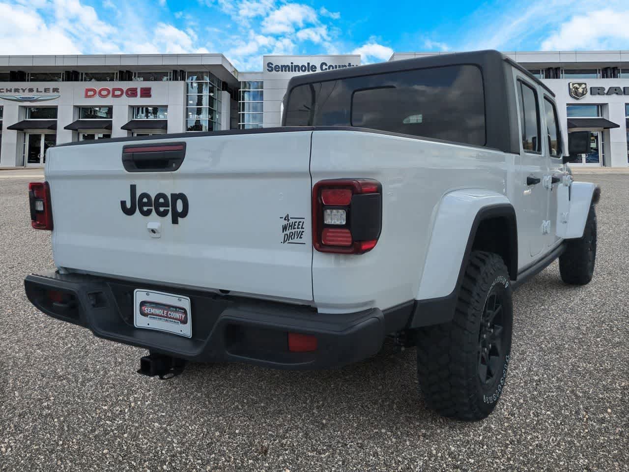 Thumbnail: 2026 Jeep Gladiator - 8