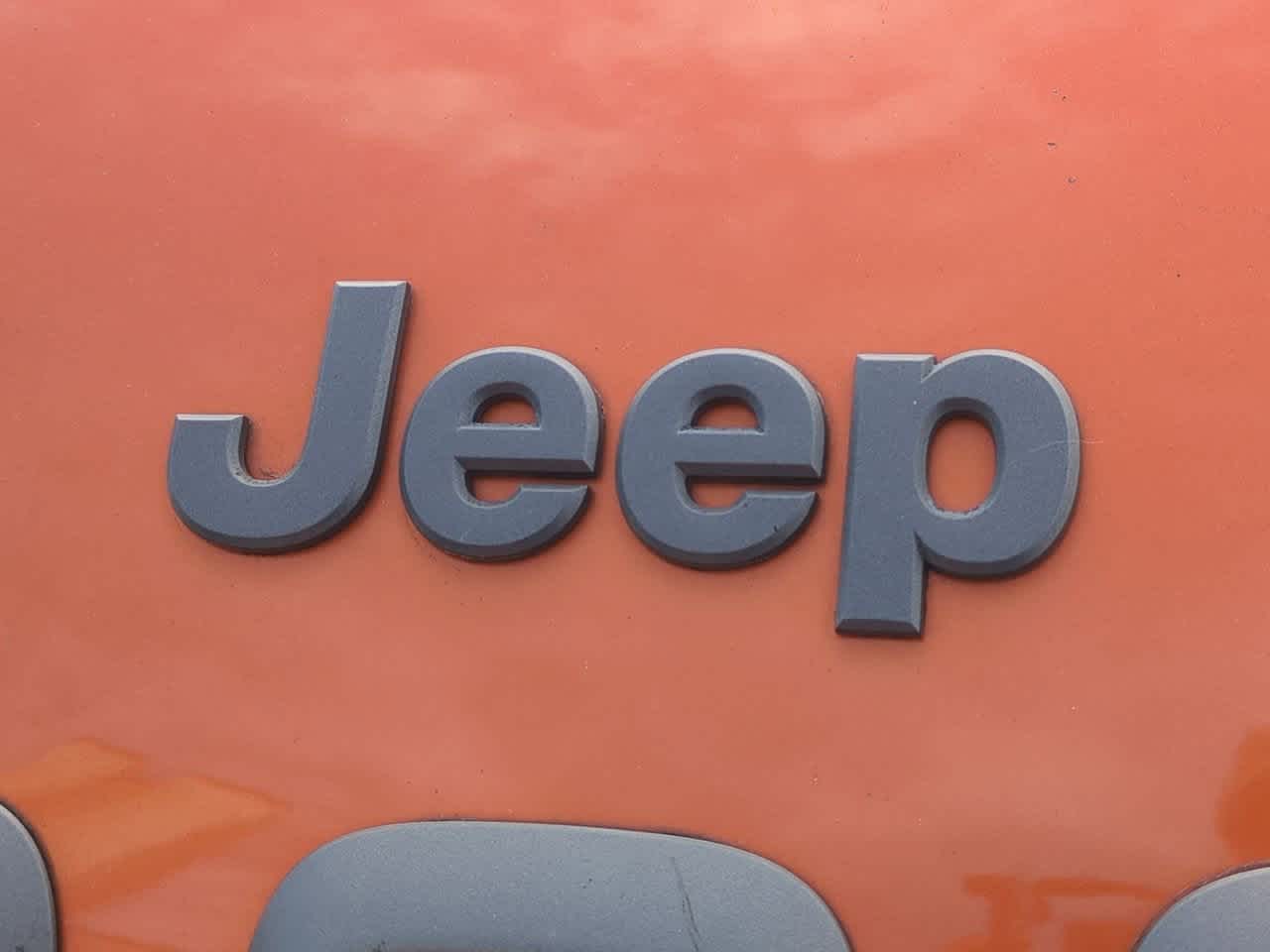 Thumbnail: 2015 Jeep Cherokee - 12