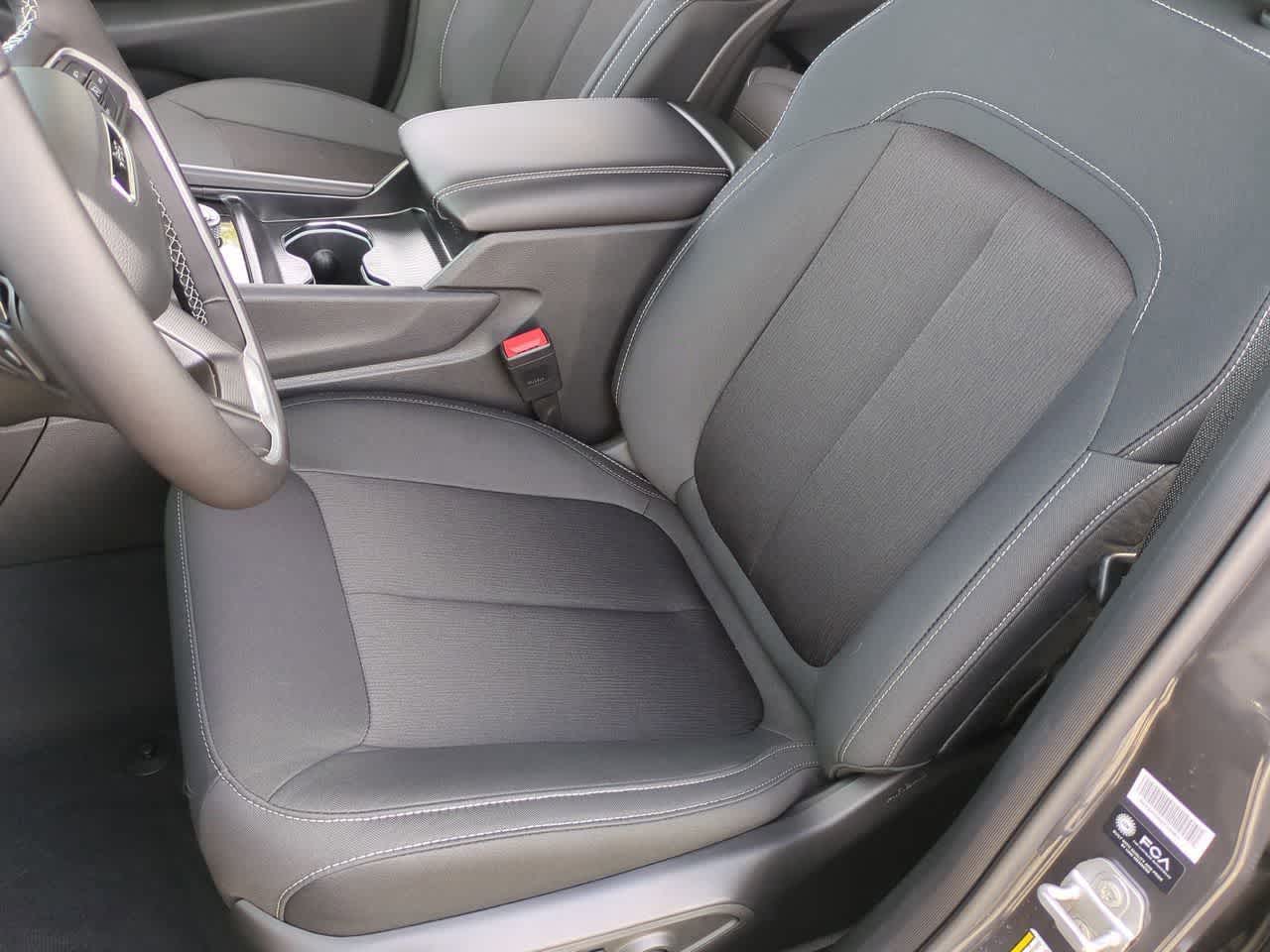 Thumbnail: 2026 Jeep Grand Cherokee - 17