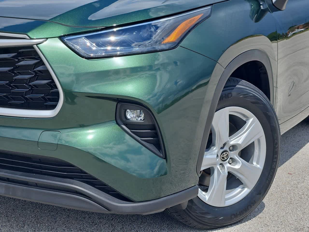 Thumbnail: 2023 Toyota Highlander - 11