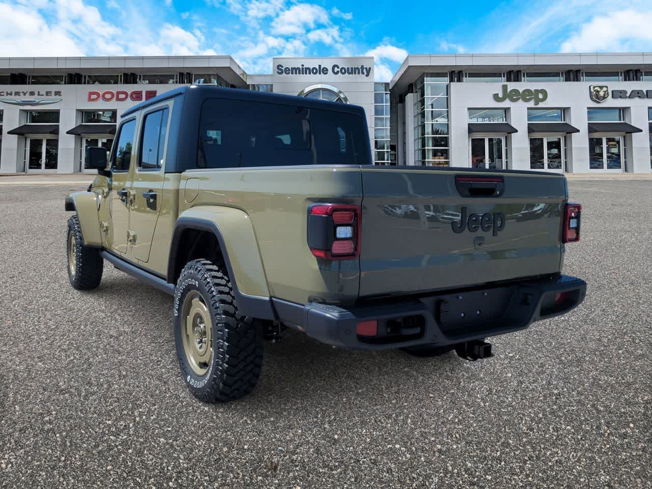 Thumbnail: 2026 Jeep Gladiator - 6