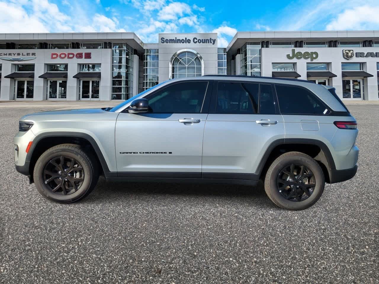 Thumbnail: 2025 Jeep Grand Cherokee - 5