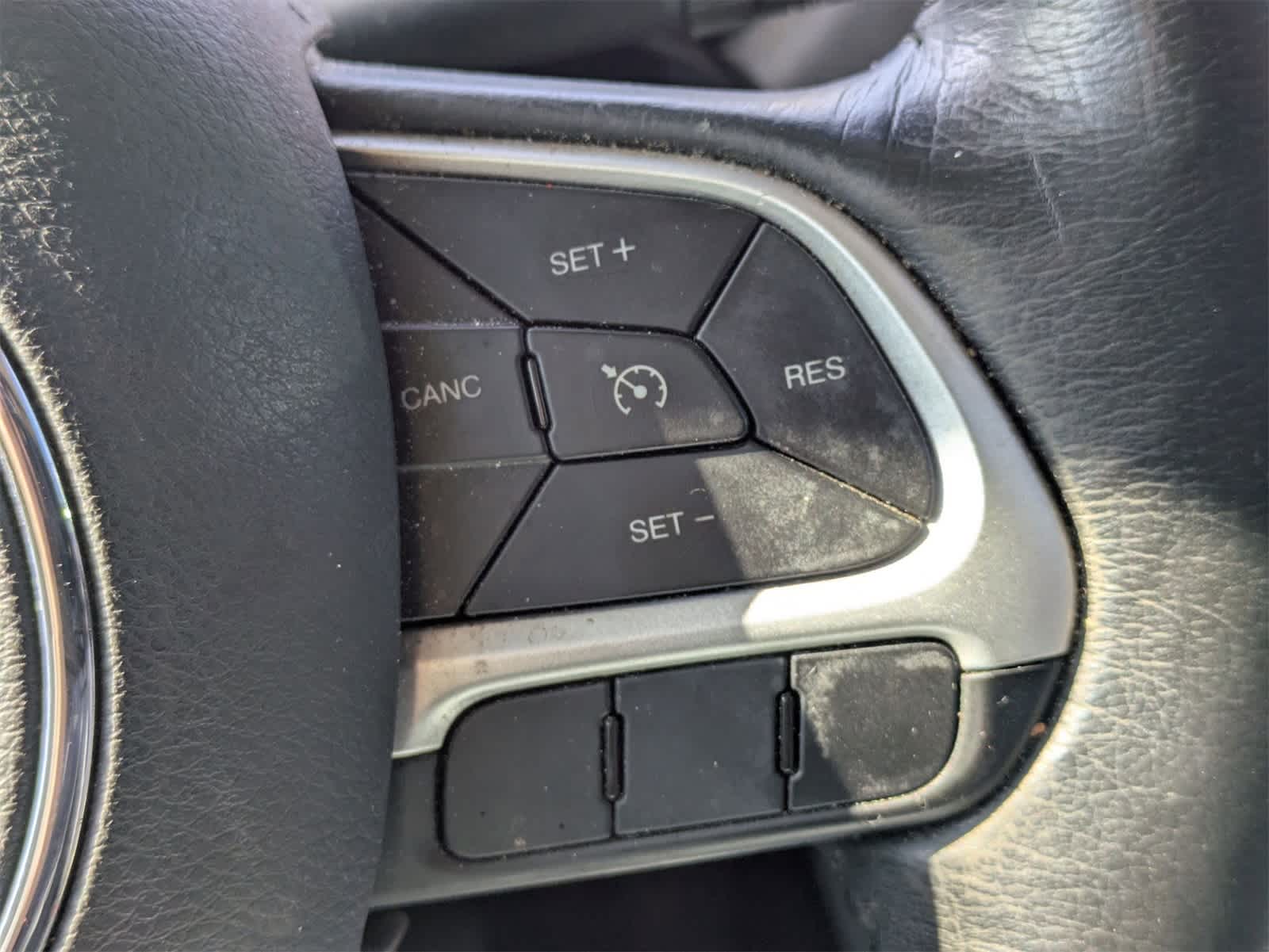 Thumbnail: 2021 Jeep Renegade - 9